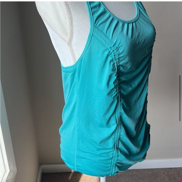 Lululemon I just wanna run tank- Blue Lagoon- size 12 - Picture 6 of 9